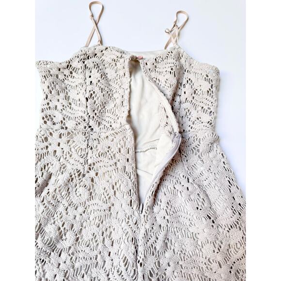 Sage Gray & Beige Blend Floral Crochet Lace Strappy Mini Romper Women's Small - Picture 8 of 9